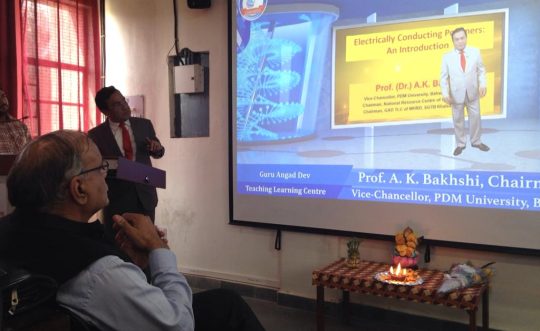 Prof. Bakhshi addresses the chemistry students of MD University
